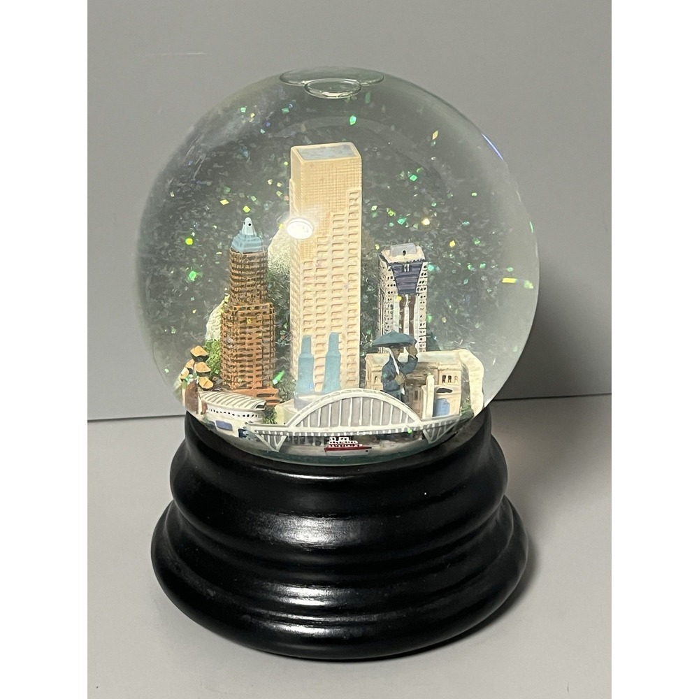 Rare Saks Fifth Avenue Snow Globe - Portland Oregon Skyline - Musical